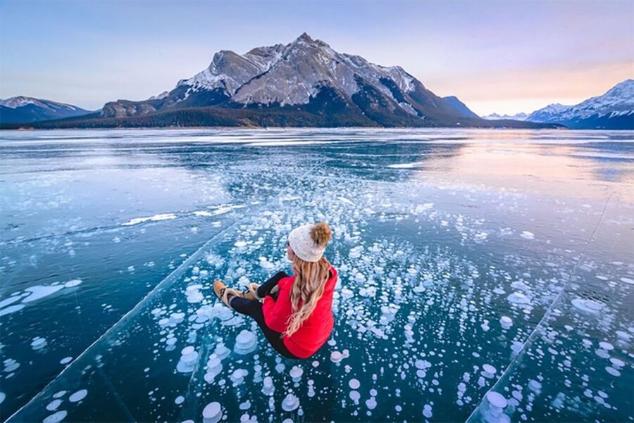 Banff: Icefields Parkway & Abraham Lake Ice Bubbles Tour - Bow Lake adds another scenic pause