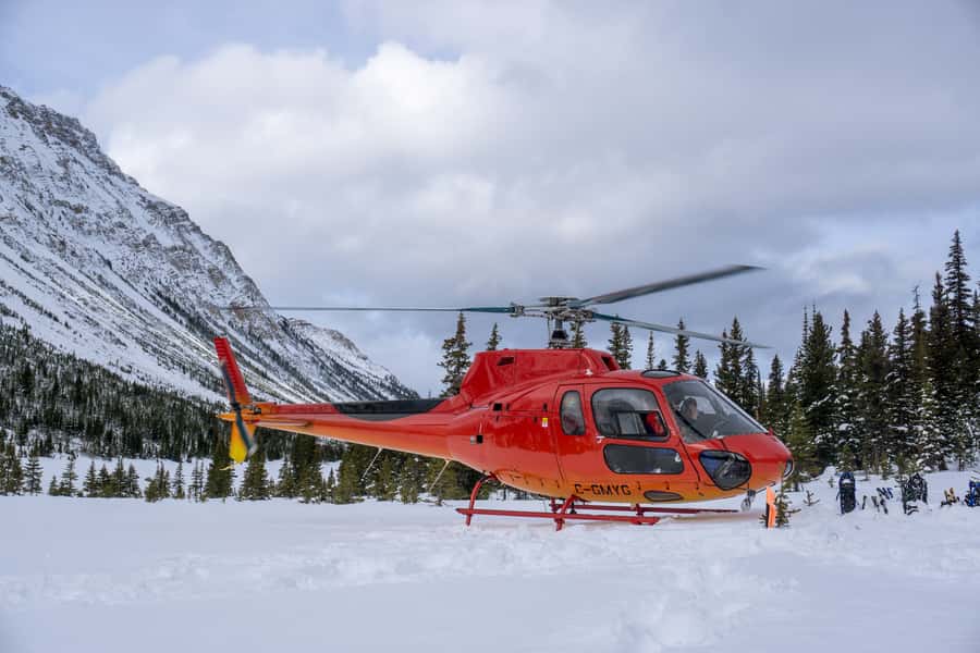 Banff/Jasper: Canadian Rockies Helicopter & Snowshoe Tour - Why this helicopter and snowshoe combination works