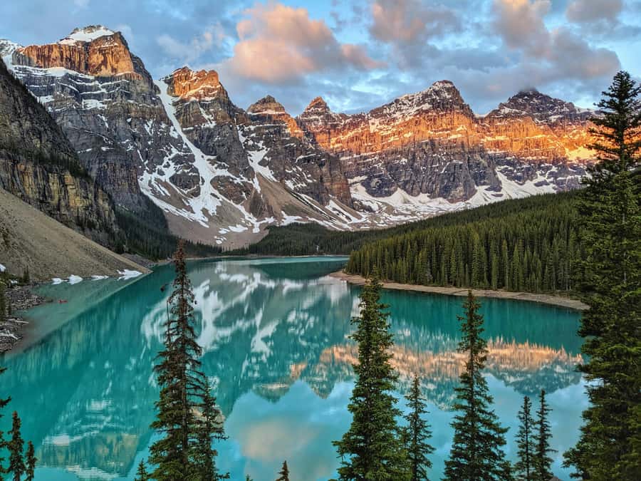 Banff: Lake Louise,Lake Minnewanka,Emerald Lake & Banff Town - Key points to know before booking