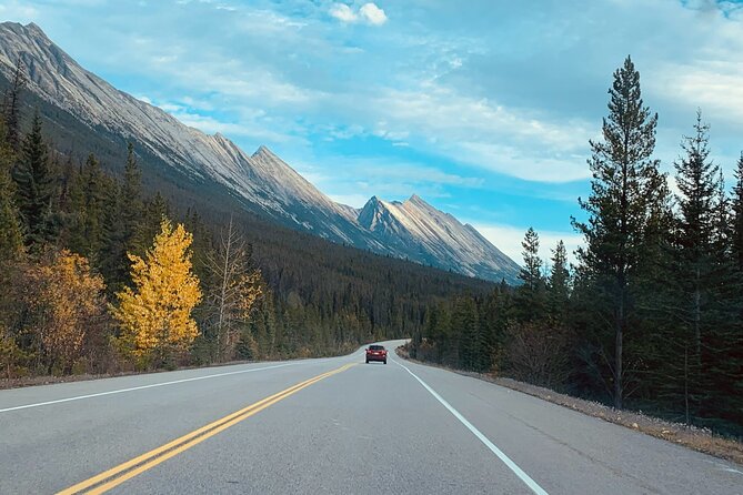 Banff: Lake Louise, Marble Canyon, Bow Lake, Peyto Lake Tour - Lake Louise in about 50 minutes