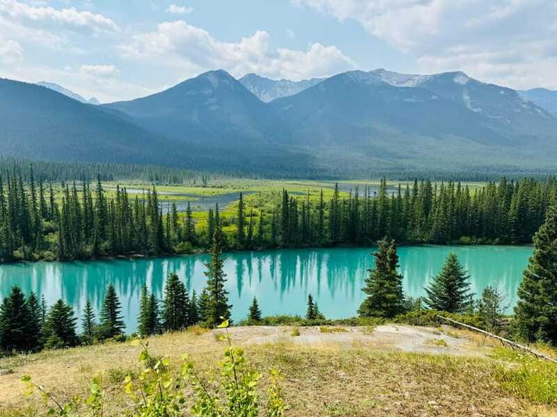 Banff: Lake Louise, Moraine, Emerald Lake & Johnston Canyon - Lake Louise Ski Resort is the practical mid-day break