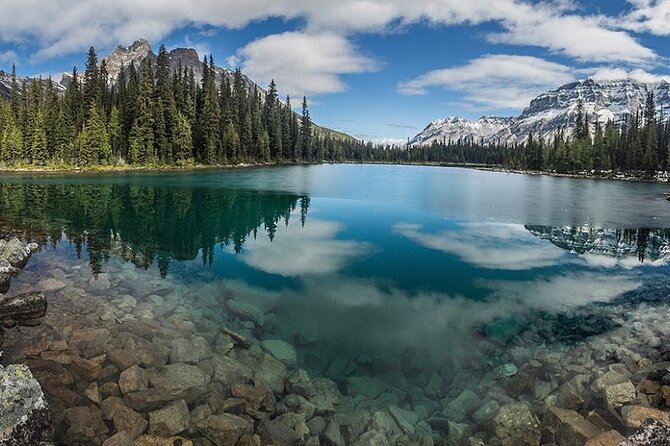 Banff Lake Louise Moraine & Emerald Lake Tour - Starting from Calgary, Canmore, or Banff