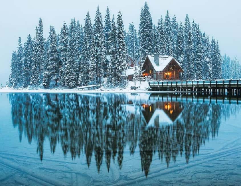 Banff:Lake Louise & Moraine Lake 1/2 Day Tour Canoe/Sightsee - Why this tour works well in Banff