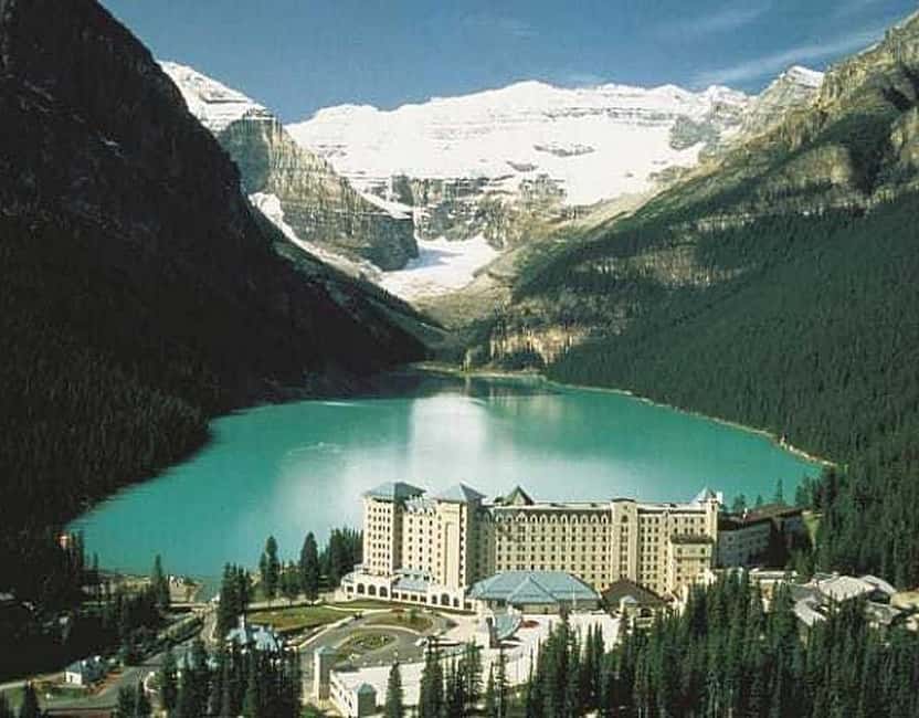 Banff:Lake Louise & Moraine Lake 1/2 Day Tour Canoe/Sightsee - Guides, communication, and the human side