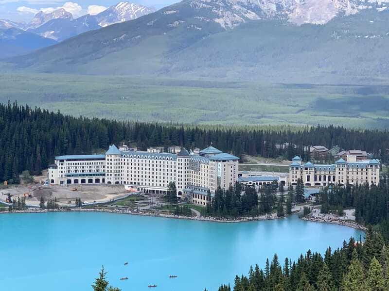 Banff: Lake Louise, Moraine Lake, Gondola, Cave & Basin Tour - What the guides add to the day