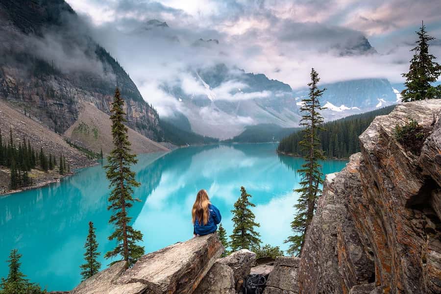 Banff: Lake Louise & Moraine Lake Half Day Tour - Starting early or after lunch