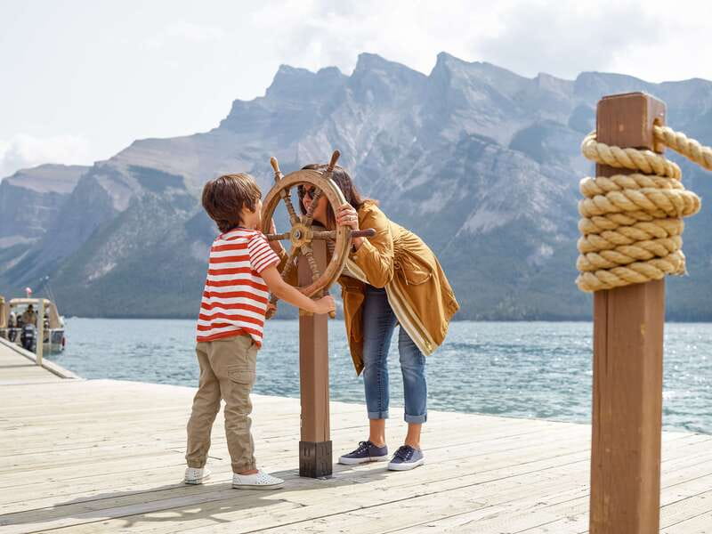 Banff: Lake Minnewanka Cruise - The first stretch: glacier water and mountain views