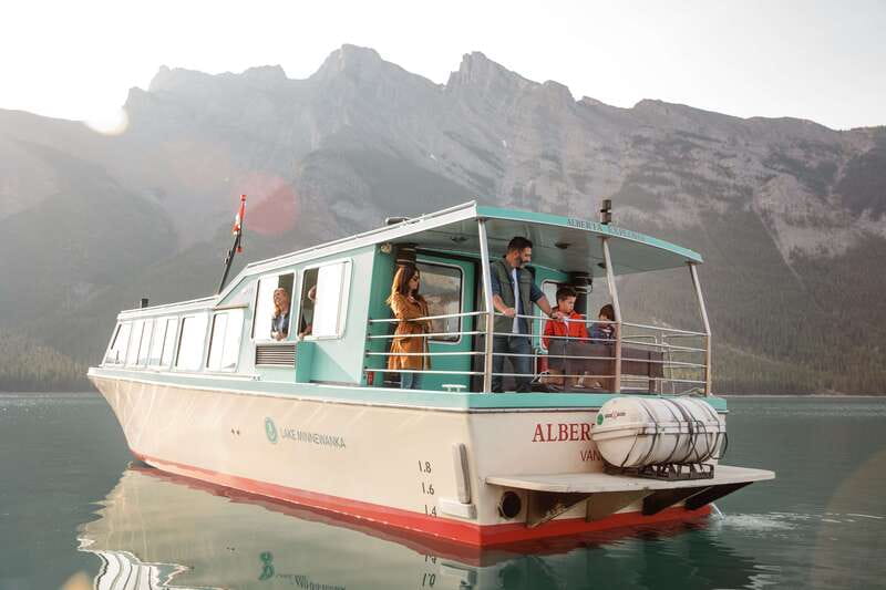 Banff: Lake Minnewanka Cruise - The quiet pause in the middle of the lake