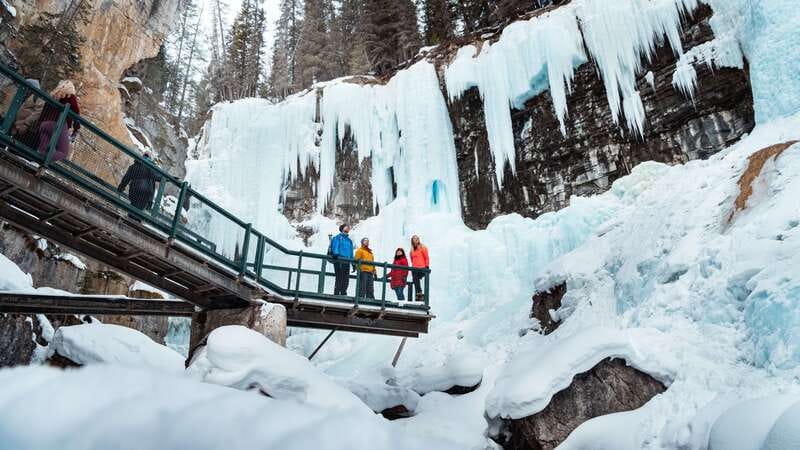 Banff: Morning or Afternoon Johnston Canyon Icewalk - Getting ready at the Johnston Canyon trailhead