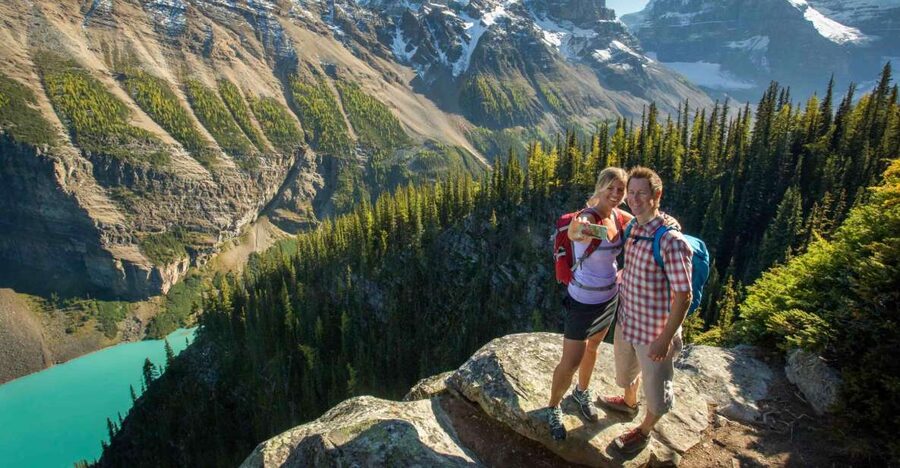 Banff National Park: Hop-On-Hop-Off Bus Day-Pass - Lake Louise Gondola: an optional mountain view