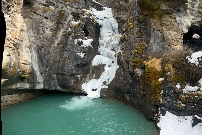 Banff Town, Lake Louise, Moraine, Emerald & Canyon Day Trip - Why this $43 tour can make sense