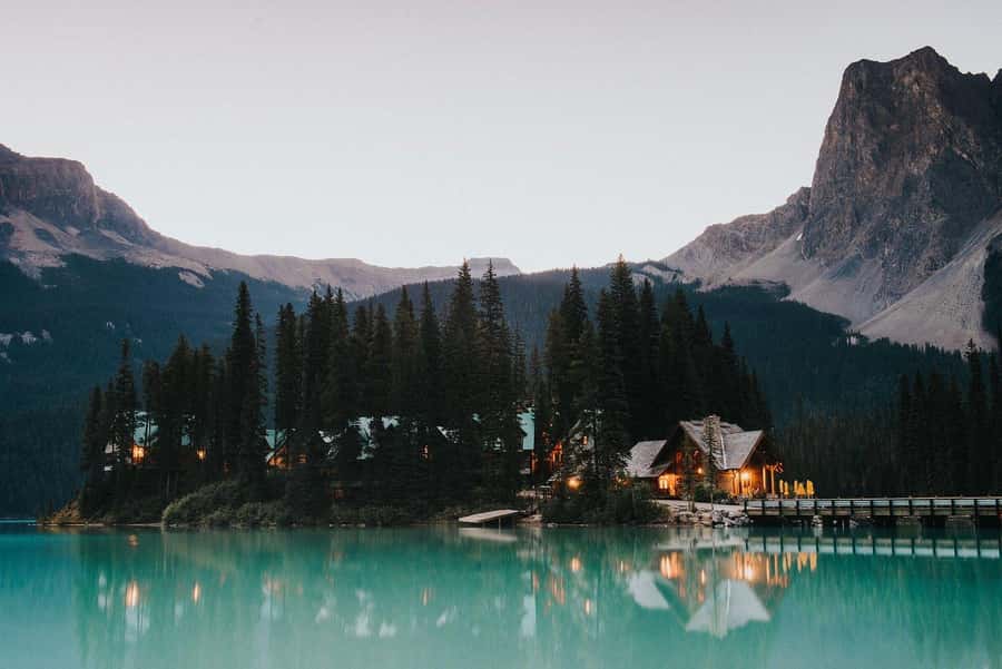 Banff town,Lake Louise, Moraine, Emerald & Johnston Canyon - Natural Bridge: a short stop with strong scenery