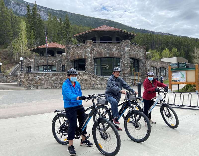 Banff Townsite: E-Bike Explorer - Ten minutes to get comfortable with the e-bike