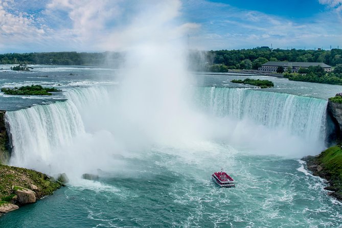 Best of Niagara Falls Canada Premium Tour: Behind Falls and Boat - Niagara City Cruises: into the mist