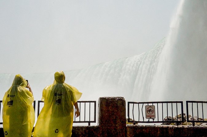 Best of Niagara Falls Canada Tour with Voyage to the Falls Boat - Walking toward the Falls and Table Rock