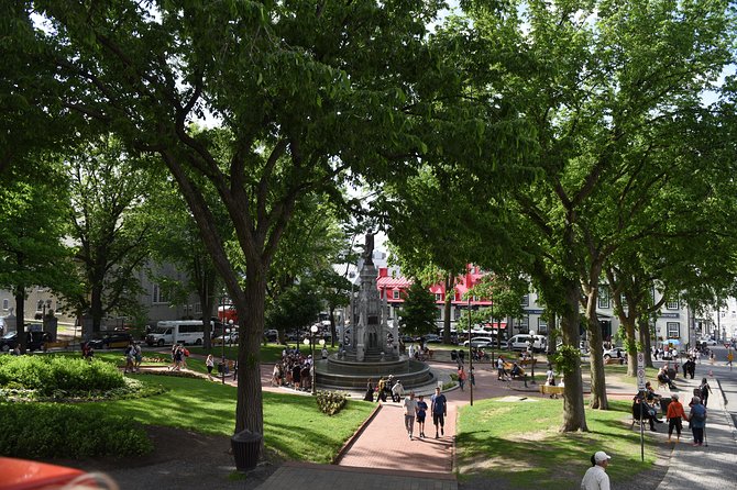 Best of Quebec City: Panoramic Bus Tour with Local Guide - The Plains of Abraham and Grande Allée