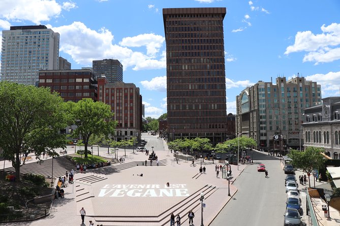 Best of Quebec City: Panoramic Bus Tour with Local Guide - The St. Lawrence River and Quebec City’s shape