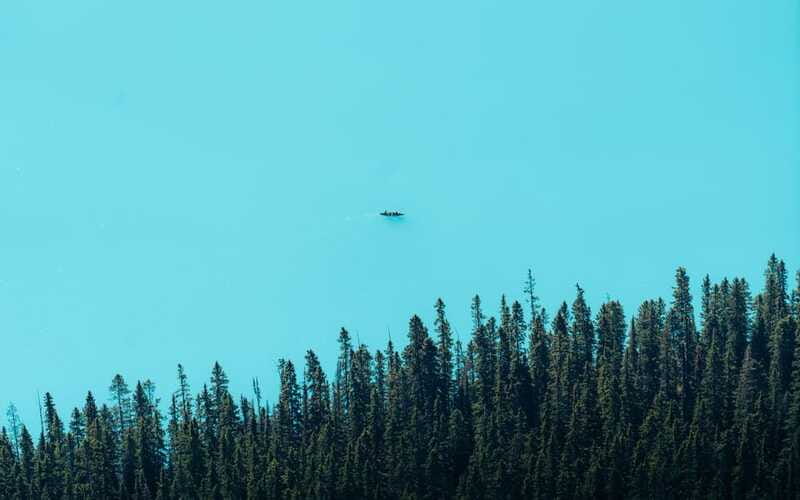 Bestseller from Canmore/Banff: Lake Louise Adventure - What to pack for a mountain day