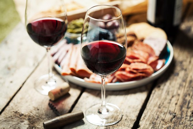 Between the Lines Cheese and Charcuterie Picnic - The tasting: how the wines are served