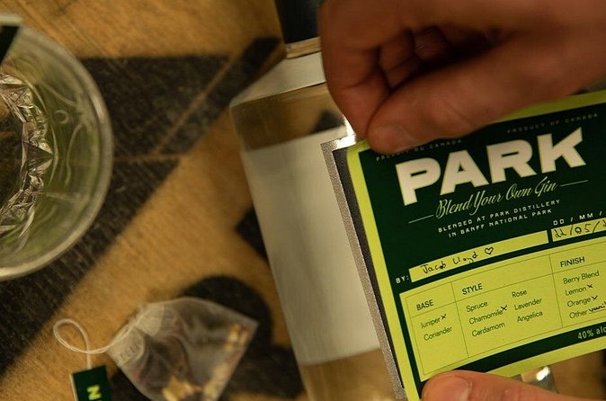 Blend Your Own Gin Experience in Banff - Choosing botanicals for a personal blend
