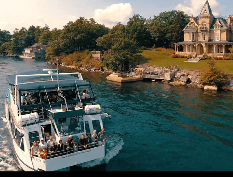 Brockville: 1000 Islands Cruise - Seating, Comfort, and Onboard Extras