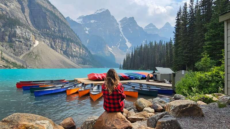 Calgary: 2-Day Banff National Park Highlights Summer Tour - The sightseeing chairlift changes the view