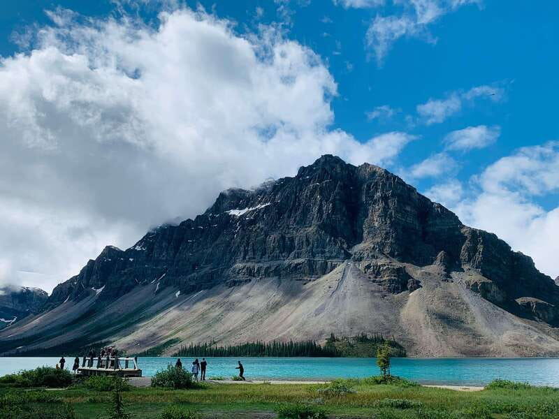 Calgary: 3-Day Lake Louise, Moraine, Emerald, Yoho, Icefield - Guides, vehicles, and the daily rhythm