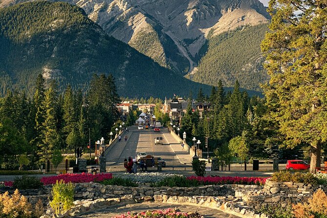 Calgary/Banff: Gondola, Upper Hot Spring, Bow Fall & Top 3 Lakes - Banff town: one hour for your own priorities