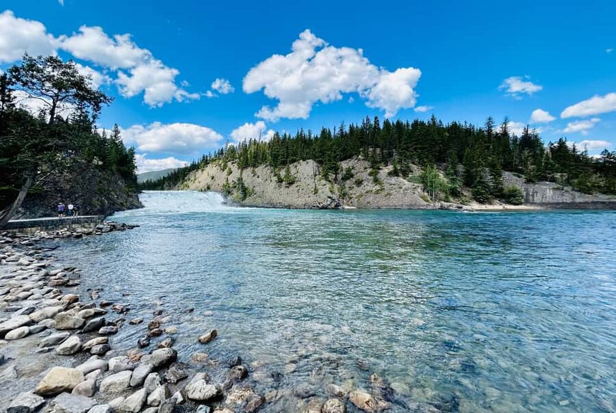 Calgary/Canmore/Banff: BEST of BANFF with LAKES Group Tour - What the guide service adds
