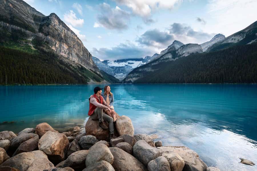 Calgary: Lake Louise, Emerald Lake, and Johnston Canyon Tour - Starting from Calgary, Canmore, or Banff