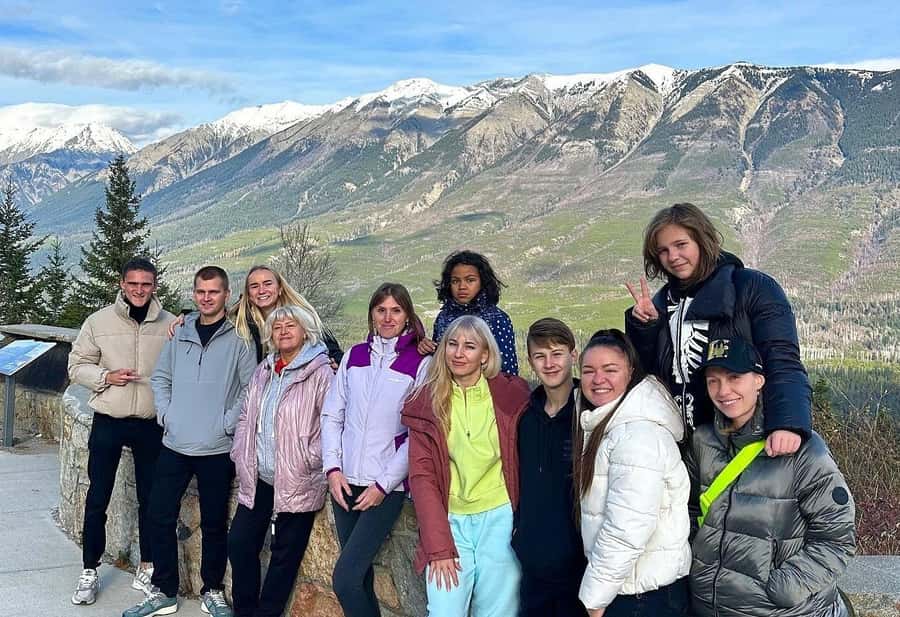 Calgary: Radium Hot Springs & Marble Canyon Day Trip - Walking across seven bridges at Marble Canyon