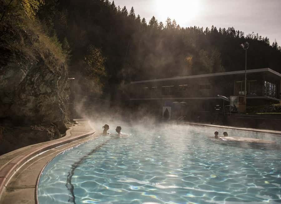 Calgary: Radium Hot Springs & Marble Canyon Day Trip - Finishing in Banff with 90 minutes to explore