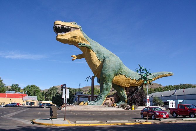 Calgary to Royal Museum | Drumheller – PRIVATE TOUR - The giant T-Rex is pure roadside fun