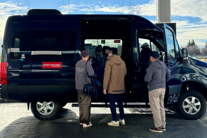 Calgary YYC Airport: Hassle-free Private Transfer to Lake Louise - Handling delays, cancellations, and weather
