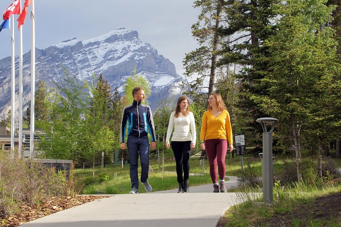 Canadian Rocky Mountains & Banff 5-Day Premium Tour - The Coach, Group Size, and Guide Quality