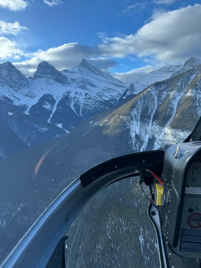 Canmore: 25-Minute Three Sisters Helicopter Tour - Through Three Sisters Pass into Spray Valley