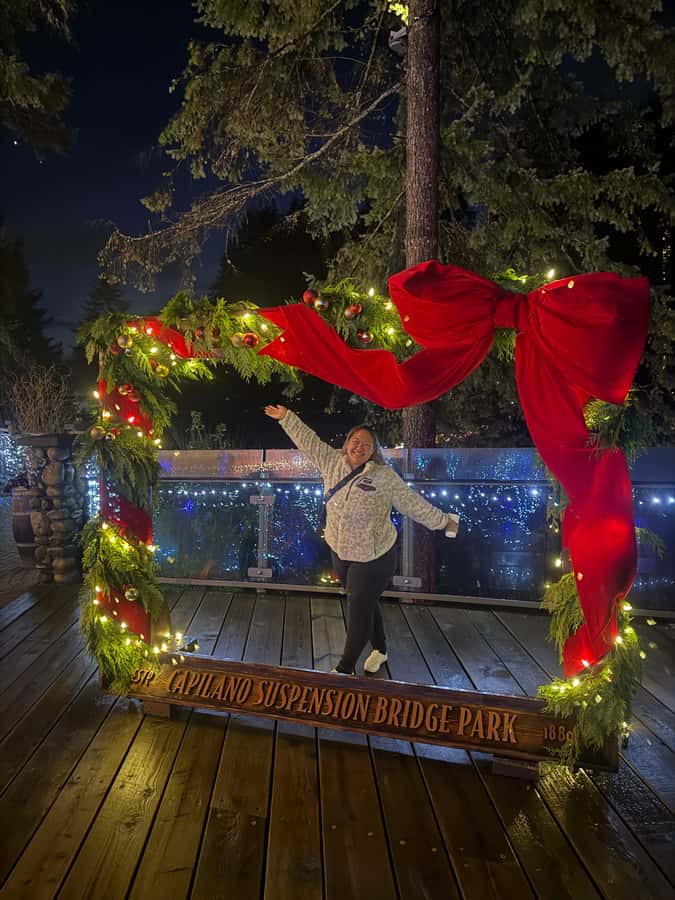 CANYON LIGHTS+Capilano Suspension Bridge/Small Group/CAR - The ride through Stanley Park