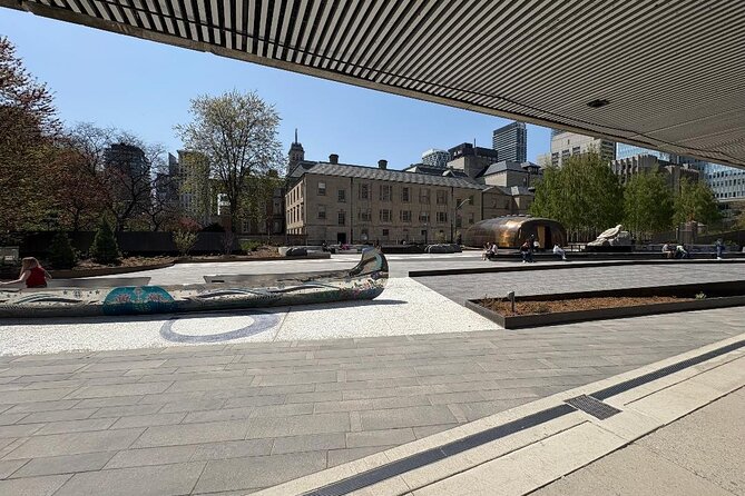 Casual Historic Toronto Walking Tour - Guide Style and the Small-Group Advantage