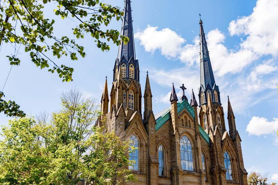 Charlottetown: Harbour Hopper Tour - The guide can shape the whole experience