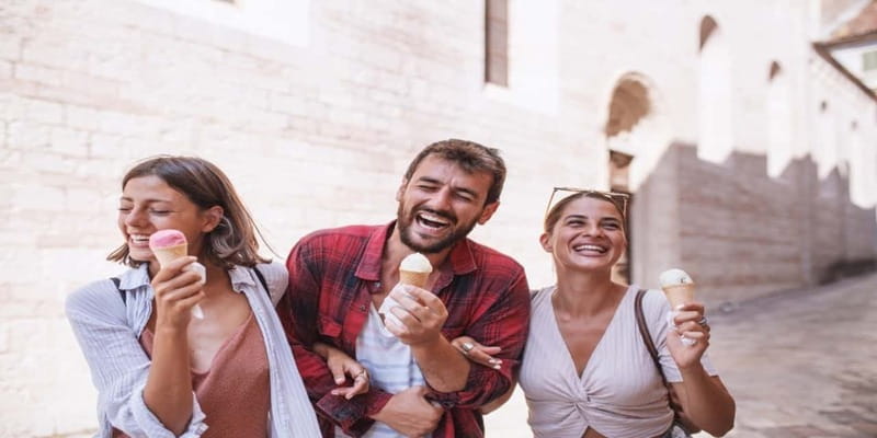 Charlottetown: Small Group Food Walking Tour - A small group, with guide quality at the center