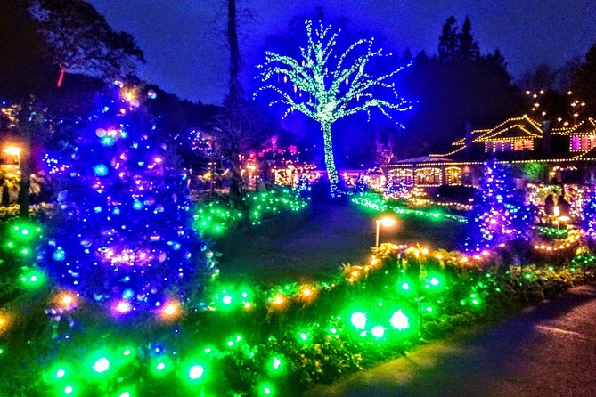 Christmas in Victoria and the Butchart Gardens - The 12 Days of Christmas display and carolers