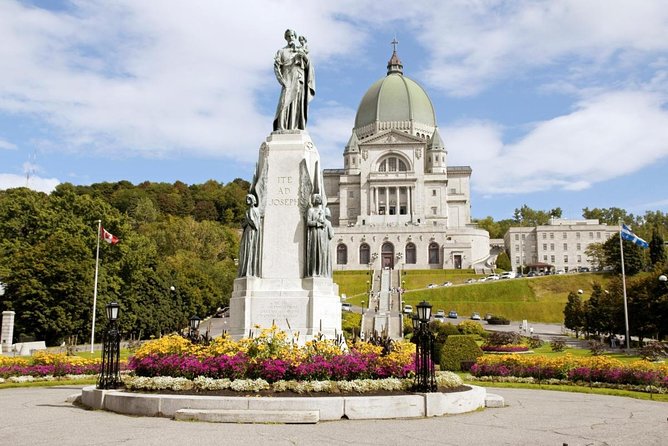 City tour; afternoon in Montreal - Passing through Westmount’s grand residential streets