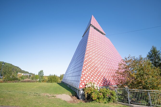 City tour and hiking to the Canyon and Waterfall in the Park - Bec-Sie Park and the Rivière-à-Mars canyon