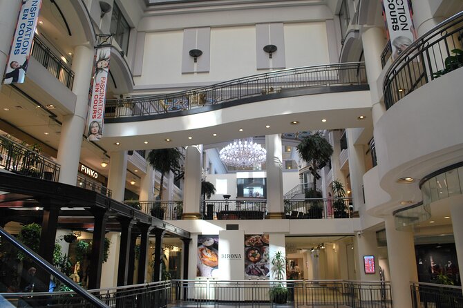 City tour; Like a Montrealer - A quick look at Eaton Centre Montreal