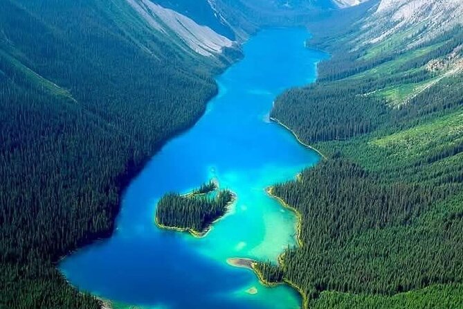 Columbia Icefield, Crowfoot Glacier and Bow ,Peyto Lake Tour - Lunch in Lake Louise Village is practical, not fancy