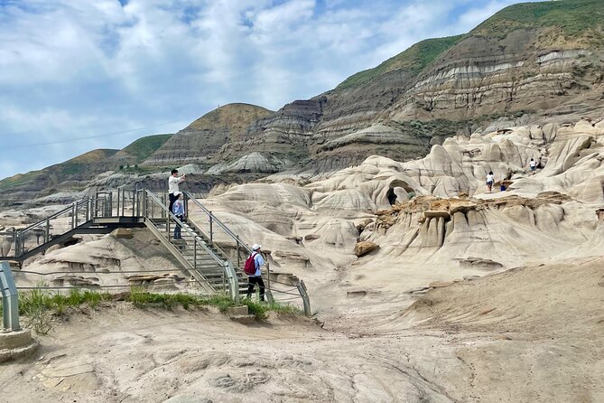 Day of Dinosaurs & Hoodoos from Calgary to Drumheller Badlands - Key points to know before booking