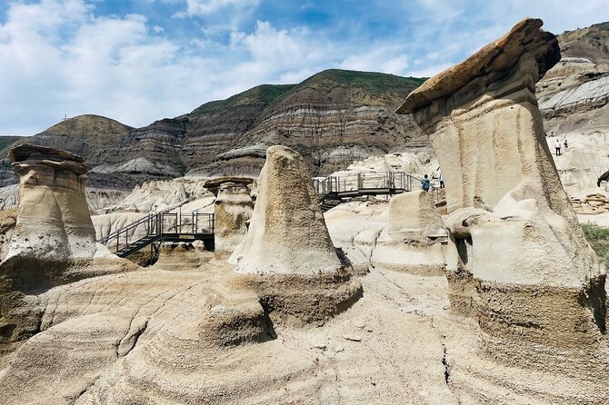 Day of Dinosaurs & Hoodoos from Calgary to Drumheller Badlands - Why the Badlands make a fine change from the Rockies