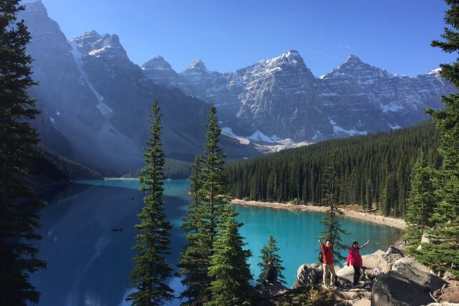 Day Trip: Lake Louise, Moraine Lake, Emerald Lake, Banff - Banff Avenue and the return journey