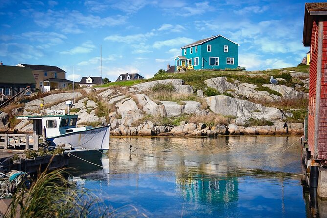 Day Trip to Lunenburg, Mahone Bay and Peggy's Cove from Halifax - Mahone Bay, three churches, and a short pause