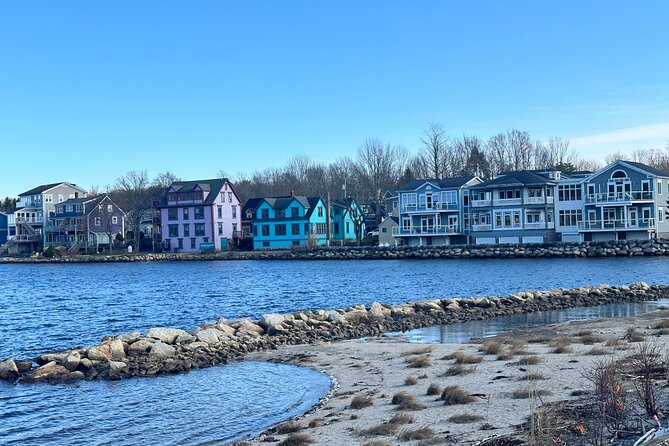 Day Trip to Lunenburg, Mahone Bay and Peggy's Cove from Halifax - Lunenburg’s waterfront and colonial streets